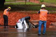 Veículo estava estacionado em área permitida