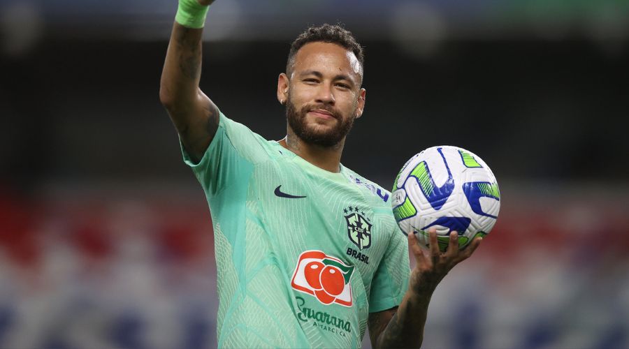 Neymar se emociona ao anunciar retorno aos gramados: ‘Não volto meia-boca’