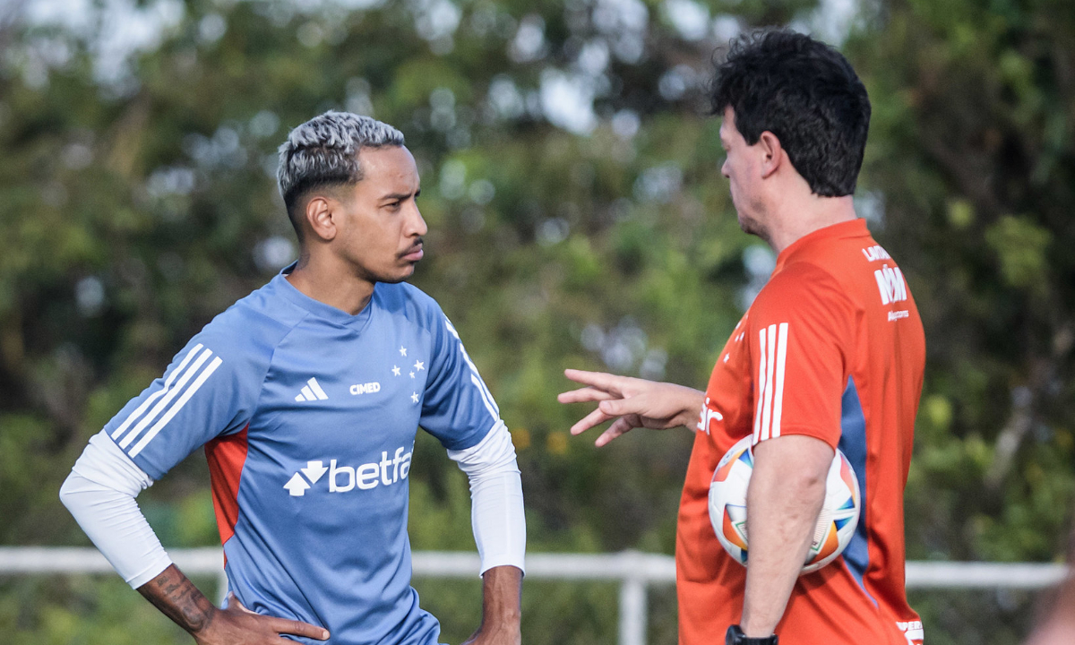 Diniz diz como cobrança interna pode mudar postura do Cruzeiro contra Lanús