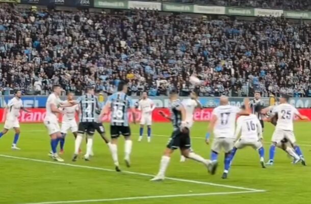 Grêmio vence, se afasta do Z4 e atrapalha Fortaleza no Brasileiro