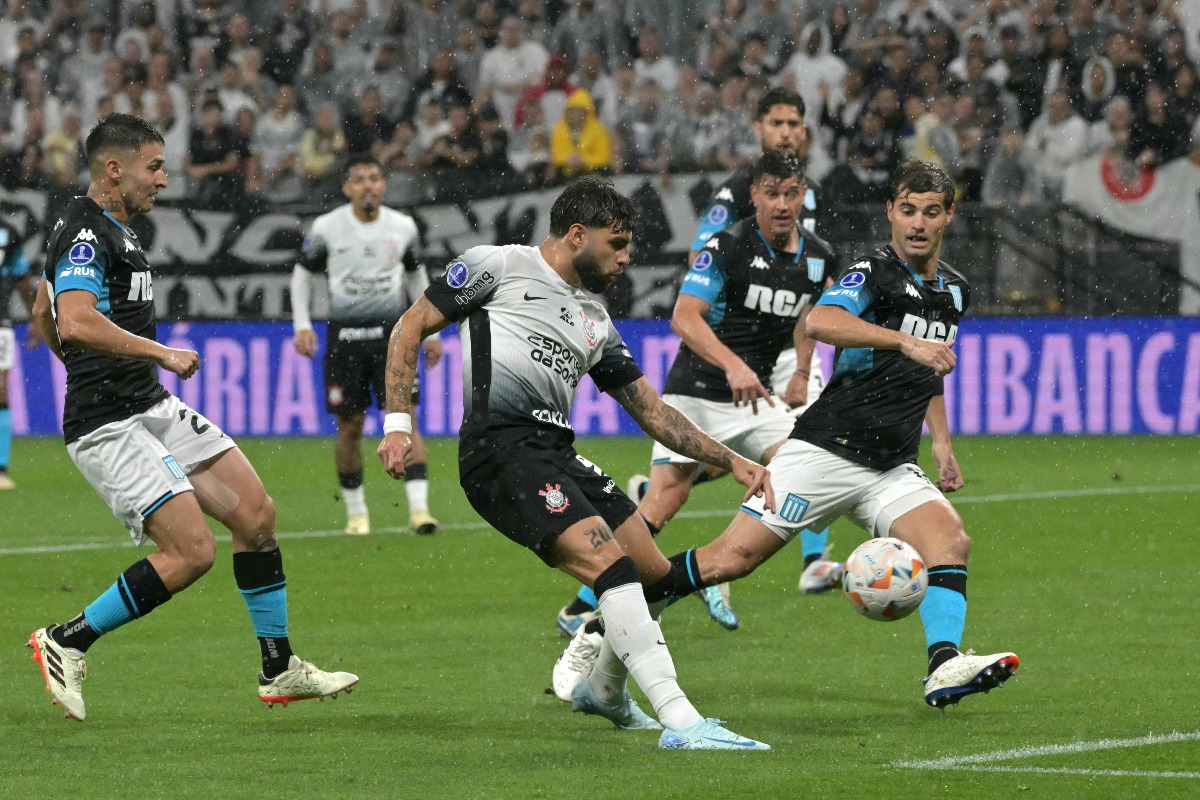 Yuri Alberto faz dois, mas Corinthians empata com Racing pela semifinal da Sul-Americana