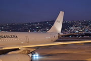 O avião pousou às 5h55, no horário de Brasília