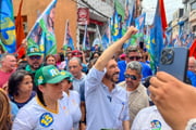 O prefeito Ricardo Nunes participa de ato em Heliópolis no último dia de campanha em SP