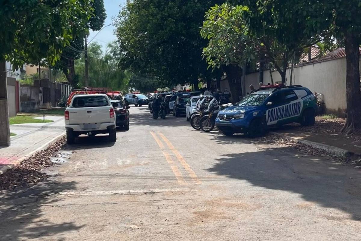 imagem colorida pai e filha encontrados mortos em residencia goiania