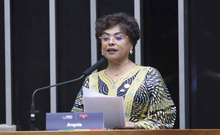 2ª Sessão de Trabalho - 2nd Working Session - 2ª Sesión de trabajo. Angola Speaker, Mrs. Carolina Cerqueira.