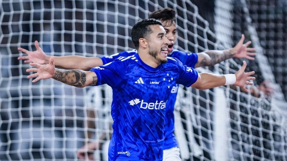 William comemorando gol do Cruzeiro contra o Botafogo Gustavo Aleixo/Cruzeiro