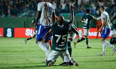 De virada, Goiás vence o Avaí e vira o novo líder da Série B