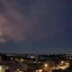 Imagem mostra bola de fogo cruzando o céu de Paracatu