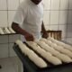 APAC de Paracatu doa pães produzidos por recuperandos a instituições beneficentes
