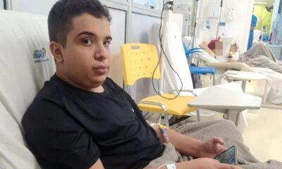 Jovem com doença rara e fatal não recebe medicação há sete meses