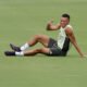 Mbappé treina e presidente do Real Madrid acompanha preparação para jogo contra a Juventus