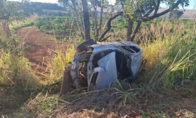 Capotamento na BR-352 em Abadia dos Dourados deixa jovem morto e dois adolescentes gravemente feridos