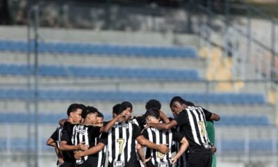 Sub-17 arranca empate no final contra o Botafogo