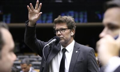 Deputados exigem respostas sobre transação de urânio com a China em meio a tensões globais