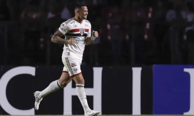 Luciano salva, São Paulo vence e pode ter 2ª melhor campanha da Libertadores