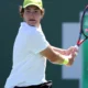 Em quadra lotada, João Fonseca atropela polonês em Roland Garros