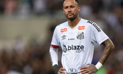 Santos pode desistir de homenagear time de 95 para vender camisas de Neymar