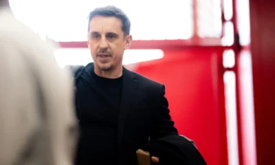 Gary Neville é barrado de jogo do Nottingham após criticar dirigente