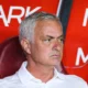 Mourinho leva goleada de time da zona de rebaixamento na Turquia