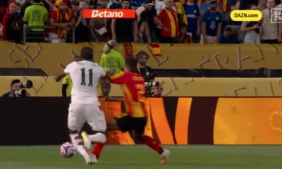 VAR dormiu? Este lance passou despercebido em Chelsea x Espérance