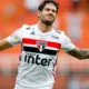 Alexandre Pato quer pagar translado de brasileira que morreu em vulcão