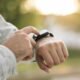 Smartwatch pode ser arma para hackers violarem computadores, diz estudo