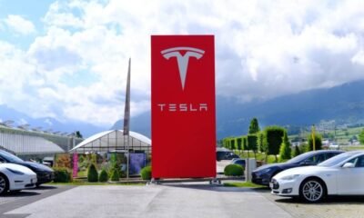 Tesla entrega carro de forma totalmente autônoma