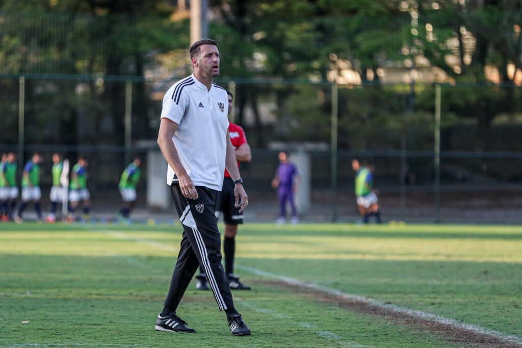 Eduardo Oliveira, ex-treinador do Galinho (Foto: Bruno Sousa / Atlético)
