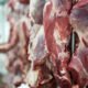 Frigoríficos saem do mercado, avaliando impactos de novas tarifas dos EUA ao Brasil