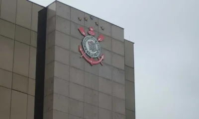 Corinthians adota cautela no mercado, mas tem pressa por novo ponta