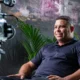 Ronaldo vende clube espanhol por R$ 322 milhões após protestos e 3 quedas