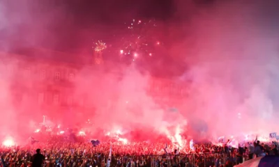 Título do Napoli transforma estádio e ruas em palco de festa histórica