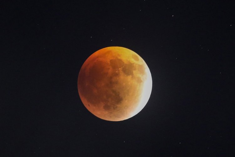 Eclipse lunar total no Sri Lanka