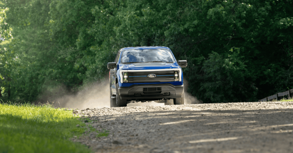 Ford F-150 Lightning STX anunciada para 2026 com 536 cv e nova autonomia