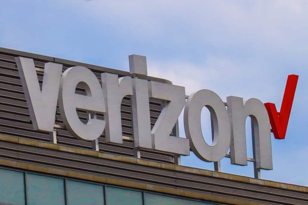Logo da Verizon em um prédio